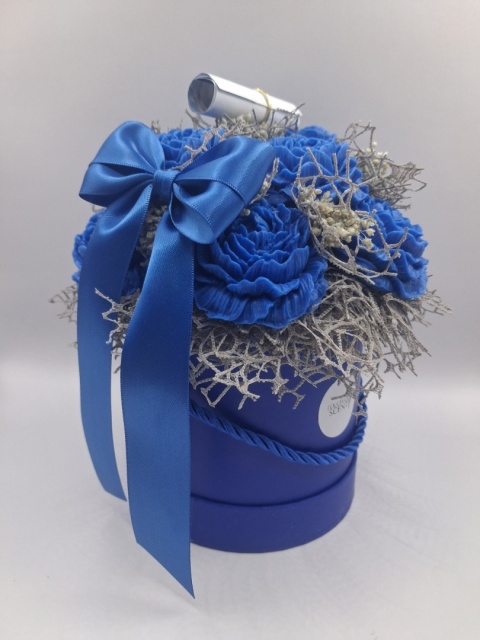 Chabrowy Flower Box z Piwoniami i Ukrytą Wiadomością – Elegancki Prezent dla Niej Handmade