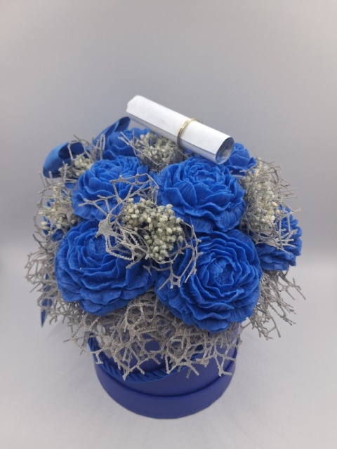 Chabrowy Flower Box z Piwoniami i Ukrytą Wiadomością – Elegancki Prezent dla Niej Handmade