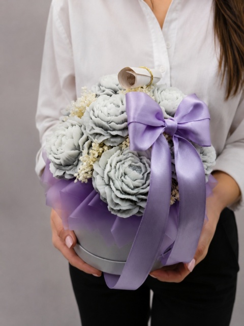 Elegancki Flower Box z Mydlanych Piwonii – Kolekcja Ukryte w Kwiatach | Prezent dla Kobiety