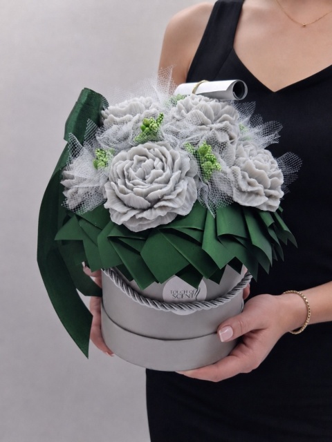 Flower Box Premium Szaro-Zielony – Ukryte w Kwiatach