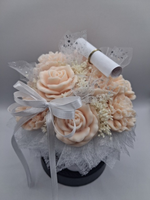 Flower Box „Ukryte w Kwiatach” – zapachowy box z bazy glicerynowej