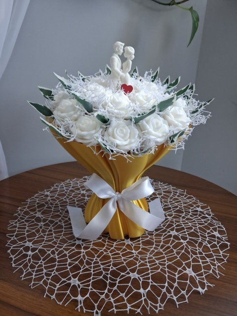 Flower Box Ślubny z Białych Róż XL – Prezent dla Pary Młodej.