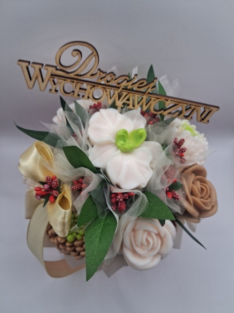 Flower Box Personalizowany z Kwiatów Mydlanych – Wyjątkowy Prezent na Każdą Okazję