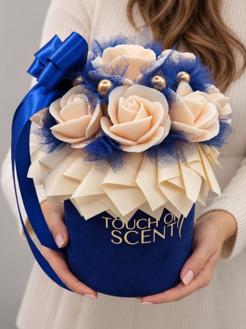 Flower Box Ecru i Granatowy – Elegancki Prezent dla Kobiety, Mamy, Żony | Kwiaty Handmade