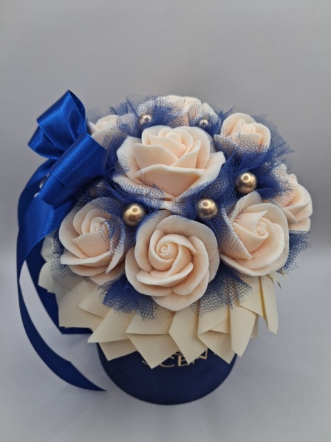 Flower Box Ecru i Granatowy – Elegancki Prezent dla Kobiety, Mamy, Żony | Kwiaty Handmade