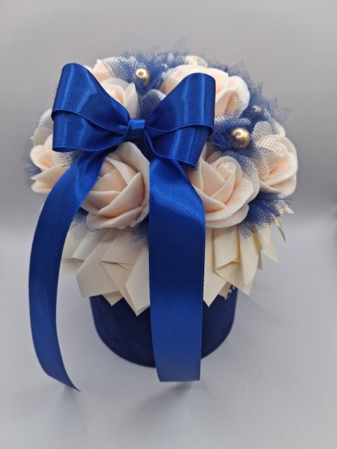 Flower Box Ecru i Granatowy – Elegancki Prezent dla Kobiety, Mamy, Żony | Kwiaty Handmade